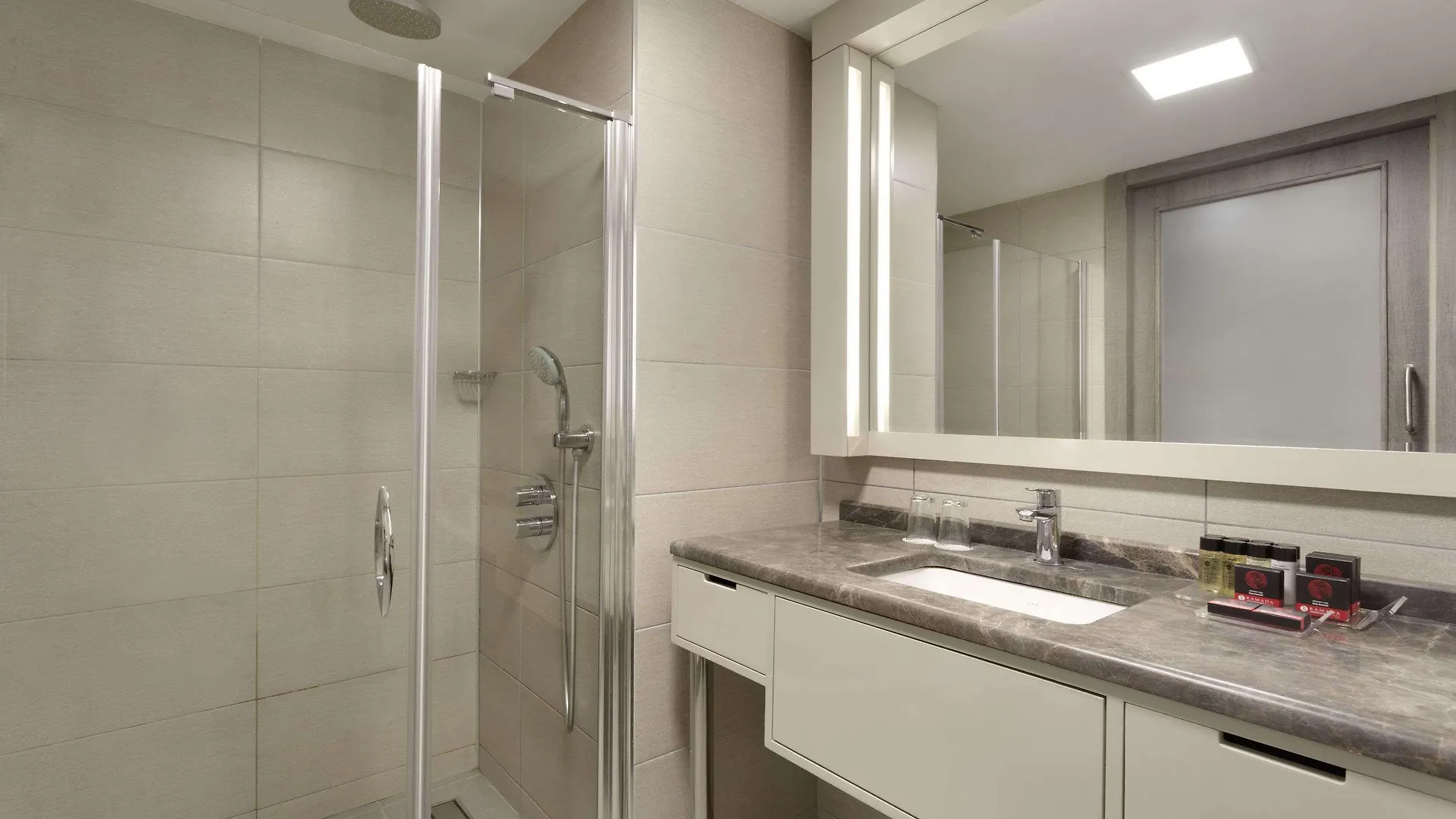 Hotel Ramada Plaza By Wyndham Smirne 4*,  Turchia