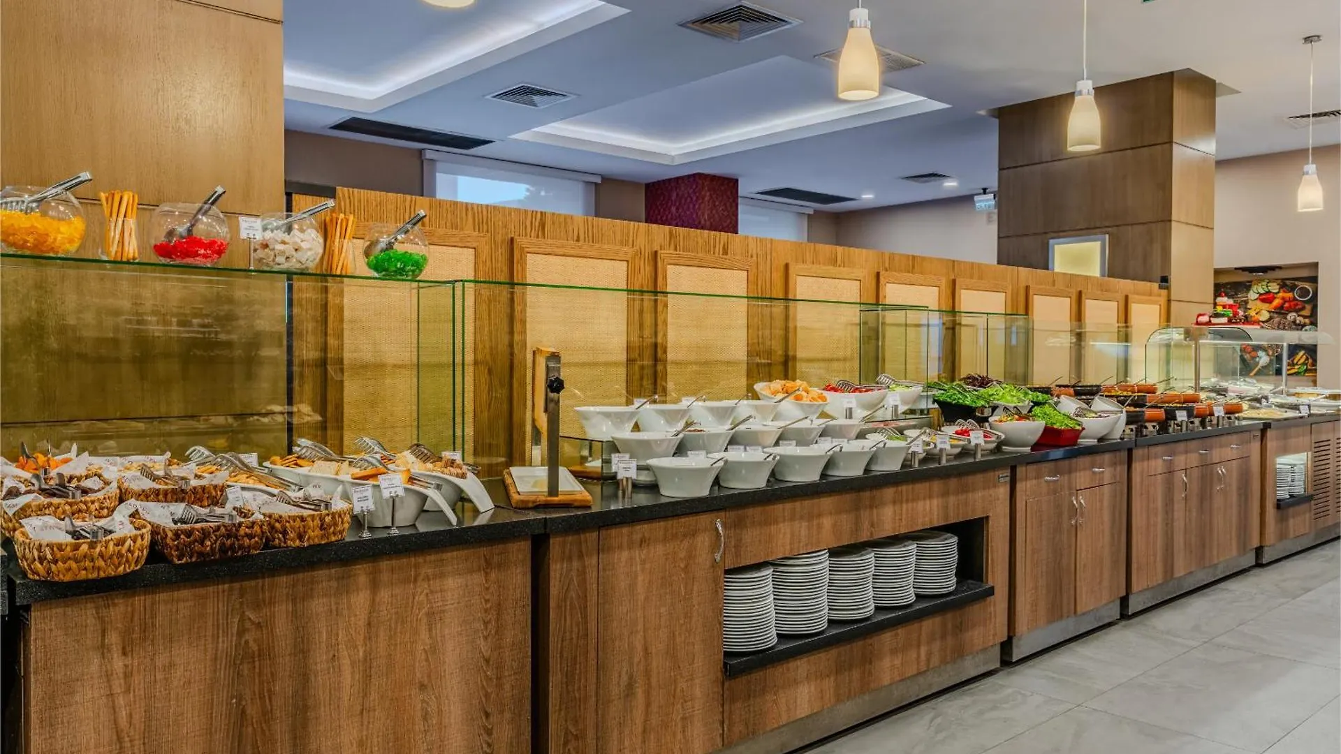 伊兹密尔温德姆华美达广场酒店